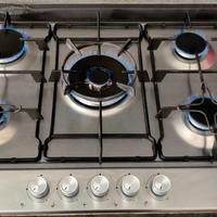 Piano cottura 5 fuochi