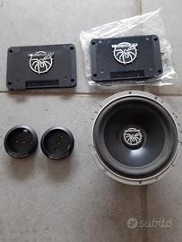 Un solo woofer 160mm Soundstream top di gamma 150w