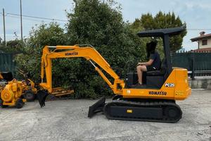 E255 - Escavatore Komatsu 25 q