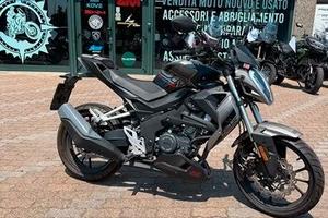 Um XTREET 125
