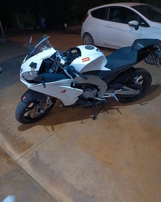 moto Aprilia rs4 50cc a 2200 euro 