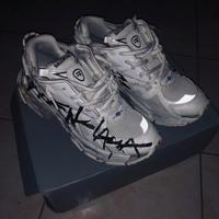 Balenciaga runner