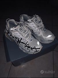 Balenciaga runner