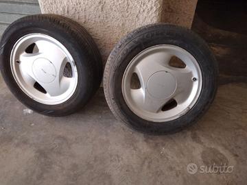 Due cerchi per SAAB 9000 o 900.