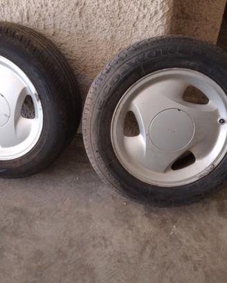 Due cerchi per SAAB 9000 o 900.