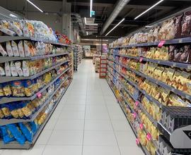 Negozio a reddito adibito a supermercato a dolo