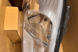 Fari anteriori grande punto