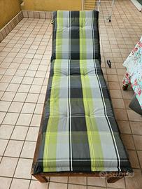 Lettino sdraio in legno con ruote