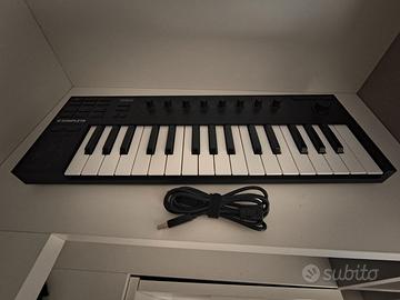Komplete Kontrol M32 – Tastiera MIDI controller, c