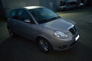 Lancia Ypsilon 1.2 8V Oro