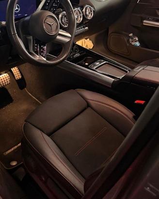 interno Mercedes GLA h247 AMG sedili tappezzeria