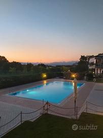 Elegante appartamento in residence con piscina