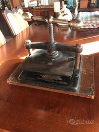 Pressa per legatoria