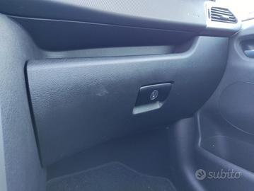 Cassetto portaoggetti PEUGEOT 207 del 2007