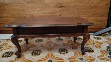 Tavolinetto in legno stile classico con 2 cassetti
