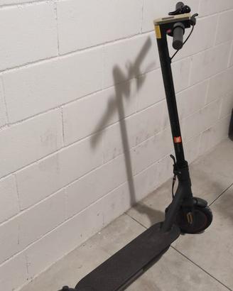 Xiaomi Mi Electric Scooter Pro 2