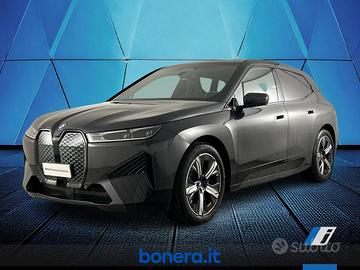 BMW iX xdrive50 pacchetto sportivo