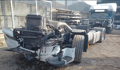 IVECO STRALI S-WAY 510 INCIDENTATO