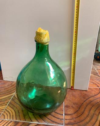 Damigiane e bottiglie vintage antiquariato