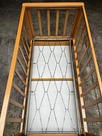 Lettino per bambini in frassino