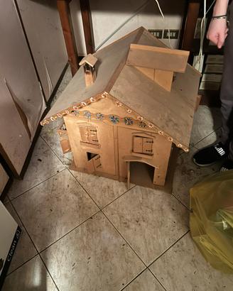 Casetta bambole in legno
