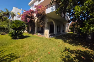 Giardini naxos - appartamento con giardino
