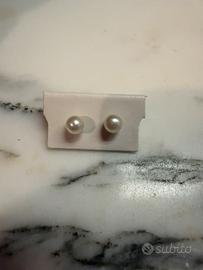 Orecchini di perle in oro bianco 18 kt – 750