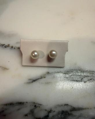 Orecchini di perle in oro bianco 18 kt – 750
