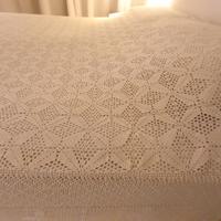 Copriletto fatto a mano uncinetto.