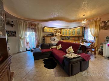 3 LOCALI A CASTEL VISCARDO