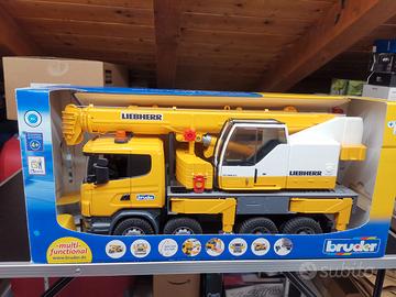 BRUDER autogru Scania