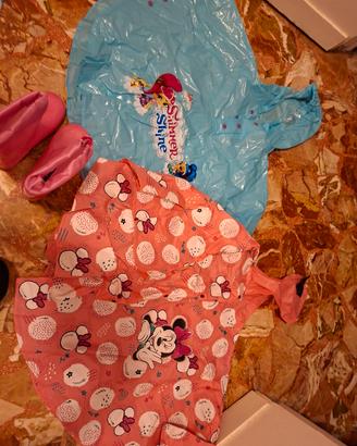 kit pioggia : 2 mantelle per pioggia  e stivaletti