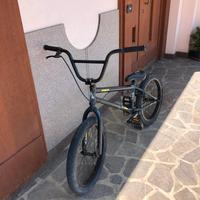 bicicletta BMX
