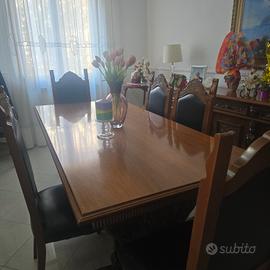 Tavolo con sedie