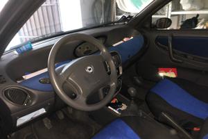 Lancia y elefantino blu