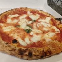 Pizzaiolo e aiuto pizzaiolo fornaio