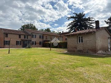 CASA SEMINDIPENDENTE A FERRARA