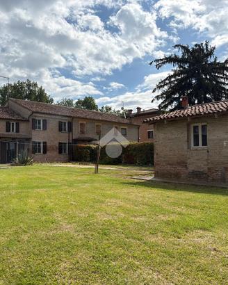 CASA SEMINDIPENDENTE A FERRARA