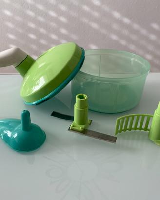 Tritatutto e farfalla per montare Tupperware