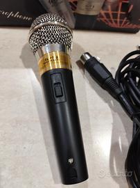 Microfono Hongy e Wang con cavo