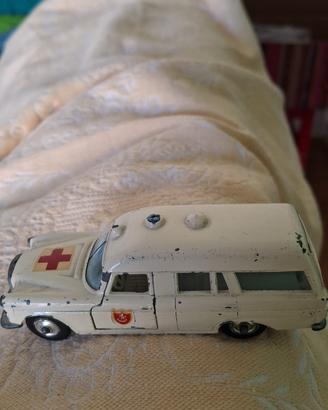 Ambulanza modellino vintage