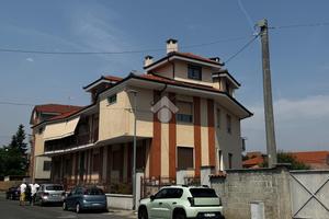 2 LOCALI A CARMAGNOLA