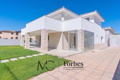 Olbia - Ampia villa singola con giardino privato,