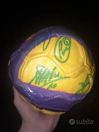 pallone autografato 