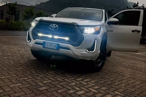TOYOTA HILUX 2.4 D-4D Double Cab 4x4 –
