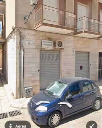Bilocale angolare Piazza Duomo doppio ingresso