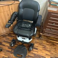 Sedia a rotelle elettrica