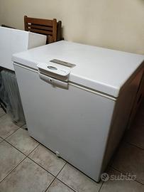 Congelatore a pozzetto Whirlpool  204 lt