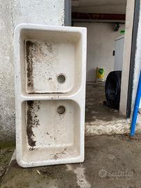 Lavandino a due vasche smaltato