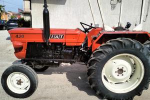 Trattore agricolo Fiat 420 con superiduttore